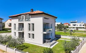 Apartments Villa Navi